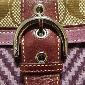 Coach Bags - Authentic Coach Signature Wallet Coach Bags - Authentic Coach Signature Wallet